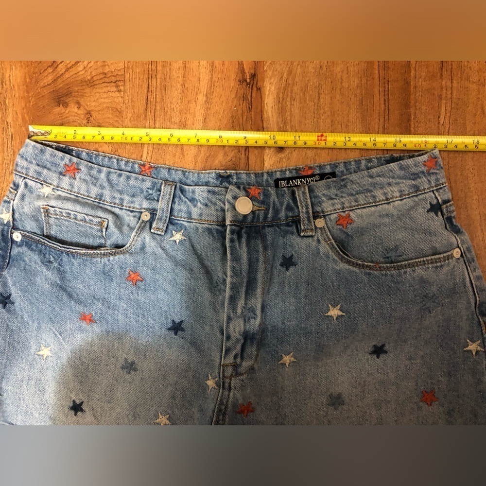 Blank NYC The Barrow Denim Shorts, Stars, Pre loved. Great cond. US Size 10/12 - Picture 7 of 8